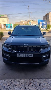 جيب كراند شيروكي لمتد ٢٠٢٣  رقم بغداد ٥ راكب  بدون تبديل و بدون فتح و ...
