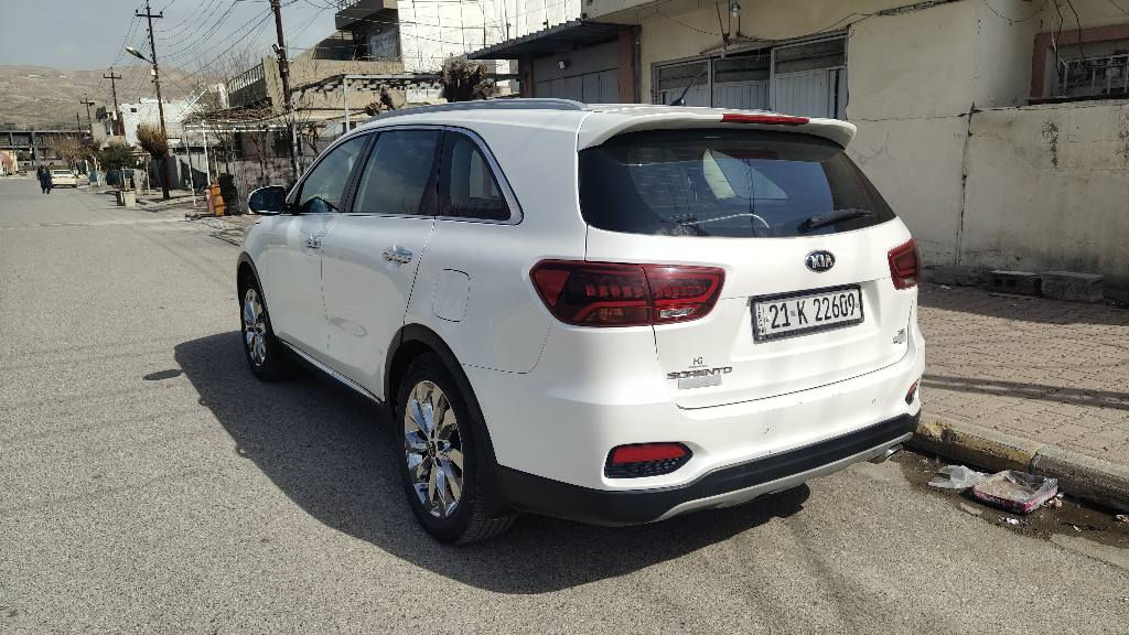 السلام عليكم
كيا سورنتو 
2019
اللون ابيض صدفي
الوارد خليجي
ماشيه 118km
المواصفات 
شاشه كبيره كامره خلفيه بصمه ابواب وتشغيل وجنطه ويل كب نيكل حجم 20
تبريد ابيانو
7راكب كشنات جلد +الكشنات الاماميه كهرباء
محركV6 كير 8سرعات اوتو +عادي
لد امامي ولد خلفي كشافات اماميه
لايت ثلاث عدسات شباك نيكل اشاير بالمري 
ومري كهرباء شفط 
حساس امامي وحساس خلفي
كلشي واضح بالمنشور 
 والكير والمحرك ايضا مكفولات الكهربائيات ايضا
بيه فقط باب خلف السائق صبغ فقط الي محدد صبغ والباقي مكفول 
الرقم الجديد والسنوية جديدة مجددة الى 2030 
الاستفسار ***********
السعر 257$
الموقع السليمانية السليمانية, العراق
