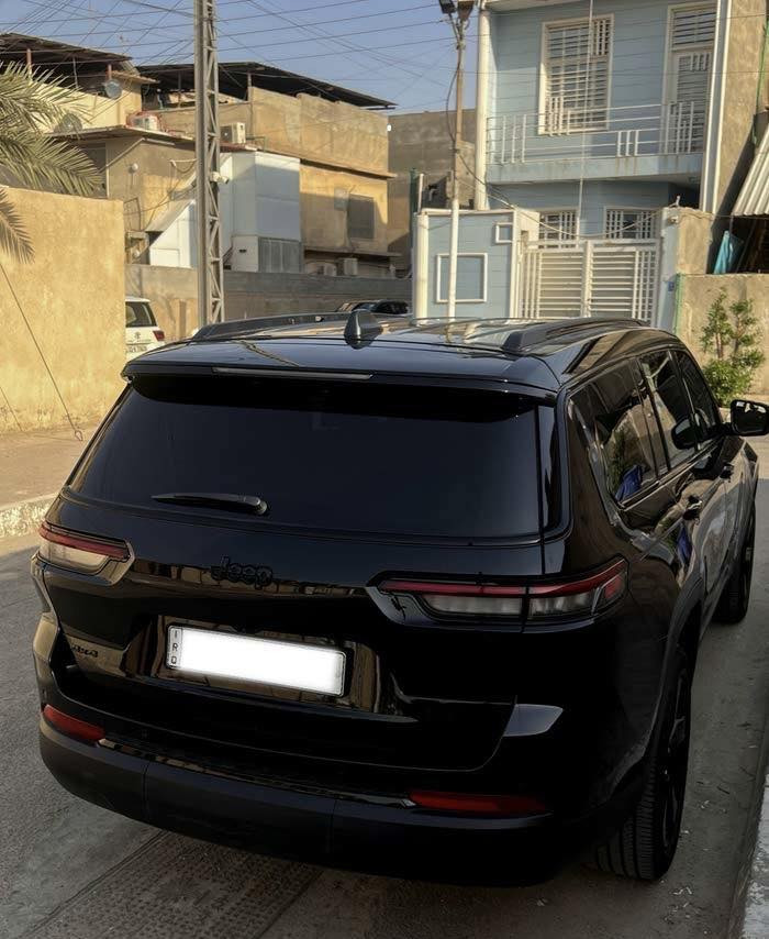 بسم الله الرحمن الرحيم
اللهم صل على محمد وآل محمد

جيب شيروكي فئة L عدد الركاب 7 راكب بلاك توب بدون حادث. 
تقريرها سرقة ونفس القطع مشدودة الهة شرط الفحص.
رقم بصرة جديد بأسمي مميز 
سيارة كاملة بدون اي نقص
 كاملة المواصفات ما عدى الفتحة
بيع مستعجل كسر سعرها الي بالسوك
***********
للامانة السيارة بالحقيقة احلى من الصور
