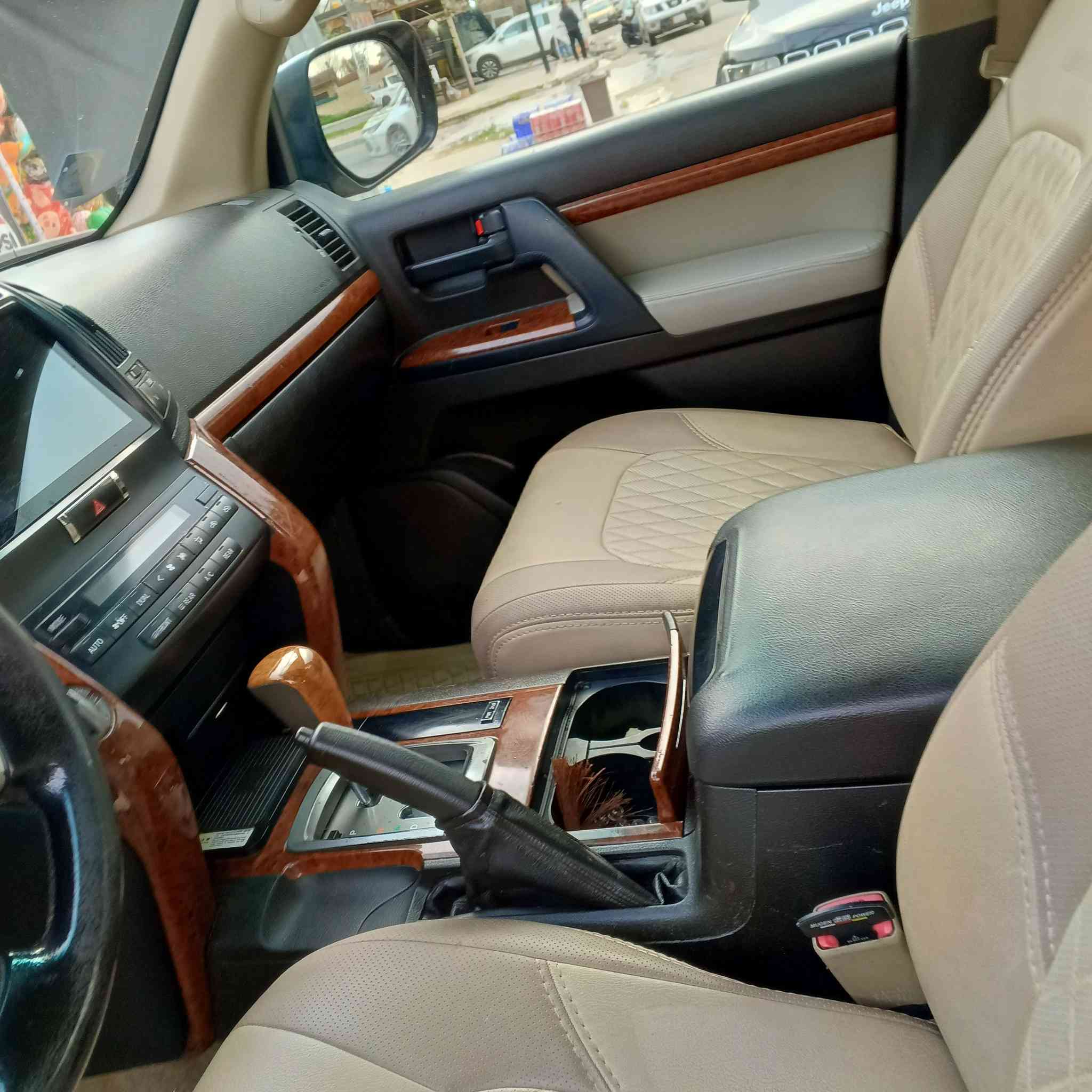 لاندكروز موديل 2008 خاليه من الضرر يوجد صبغ البوند نتيجه تقحيل محرك كير كهربائيات  مكفول  بدون اي نقص باسمنا
 سته سلندر  بصمه تشغيل أبواب دخول ذكي تحكمات سلايد سقف سياره جاهزه وحلوه السعر 
#249
بيع سريع 
تلفون ***********
075190963
مكان السياره الموصل
