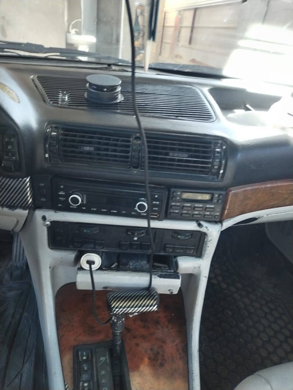 ***********بي ام 730كير مكينه تبريد حداديه تخم تاير كله جديد ترابك البصره السياره خير من الله التواصل علئ الرقم المذكور صاحب السياره علمٱ السياره بأسه
