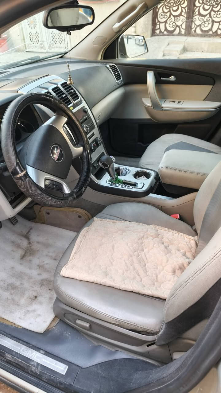 سيارة جمسي موديل 2008 لون أصفر ذهبي 7راكب سعر 85 استفسار ***********
