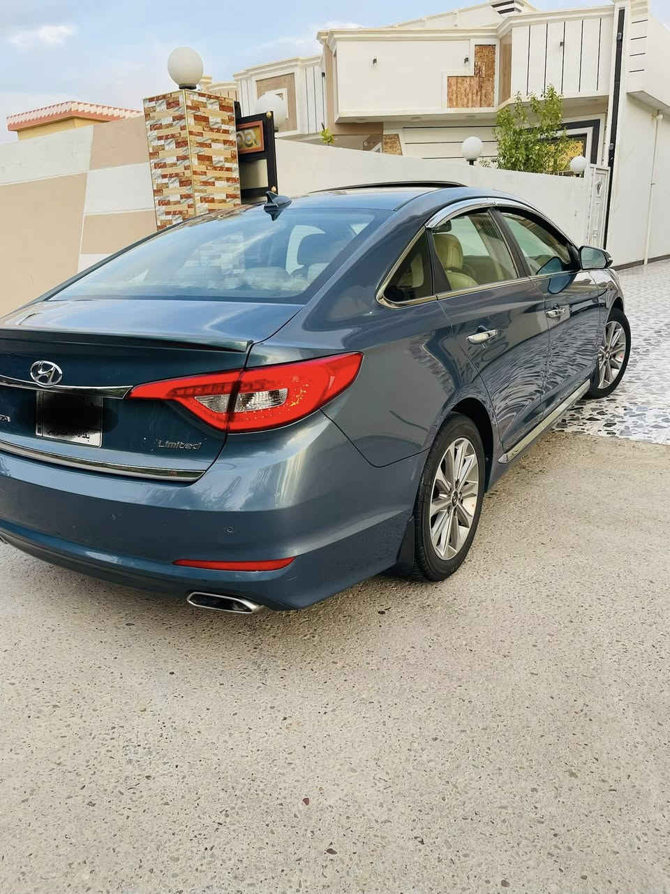 تحية طيبة 
سوناتا 2016 ✅✅ فيروزيه امريكي كلين 
كفاله عدا الدعاميه الاماميه مبدله دعاميه خليجي
ماشيه 100 
رقم بغداد مميز  تحويل مباشر 
مكينه على وضع شركه 
سياره لميتد فول لفول بصمه داخل صاج فتحه دبل كزوز 
لون مميز تنطي لونين بلشمس والفي 
مكاني الانبار 
للاستفسار 
***********
