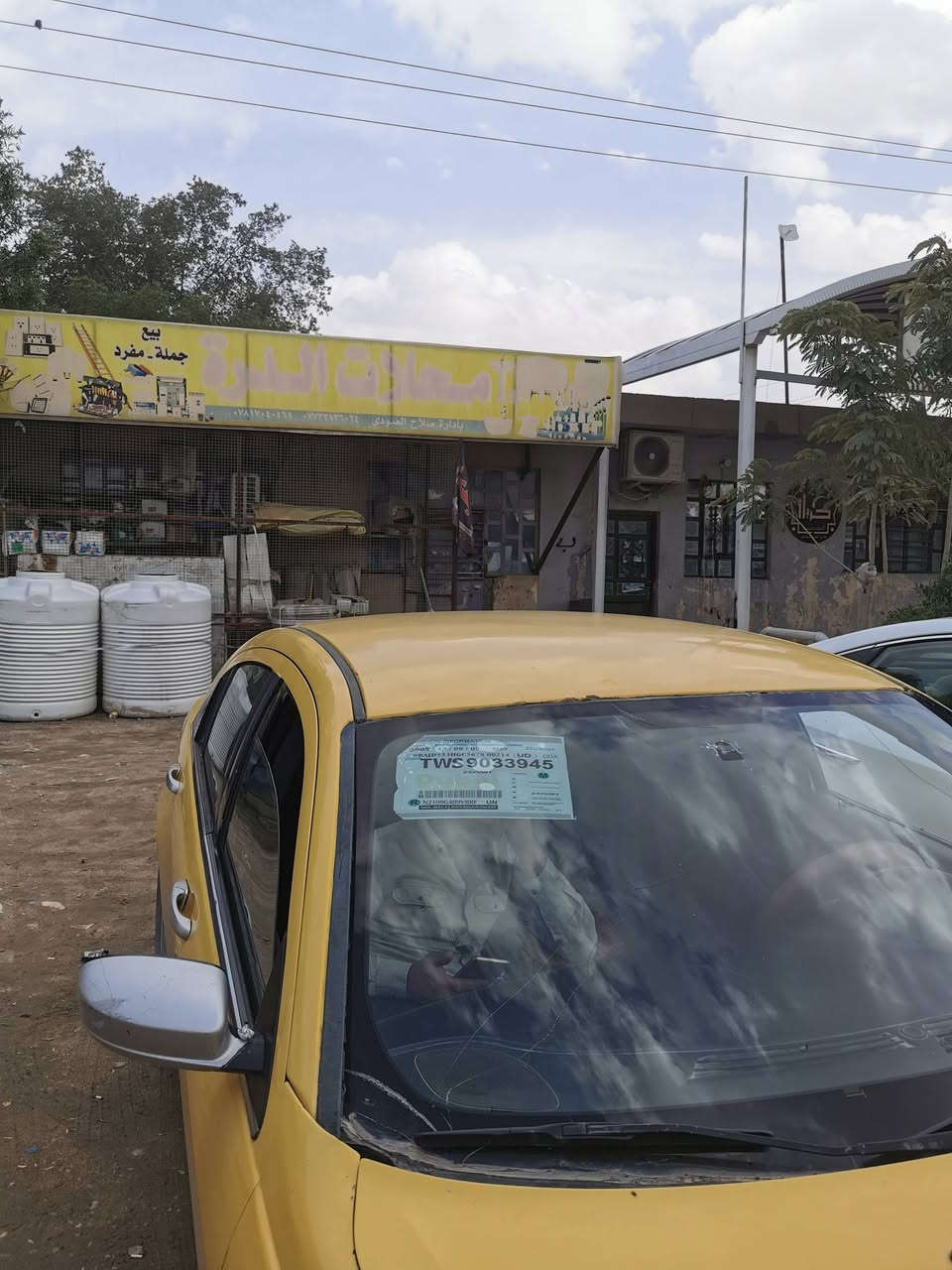 السلام عليكم ورحمة الله وبركاته سي 200 موديل ٢٠١٢ السعر ٦٠ وبيه مجال مكان كربلاء الاتصال على الرقم ***********//*********** للتفاصيل
