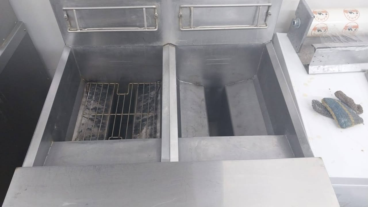 السلام عليكم
قلايه كنتاكي للبيع كلش نظيفه استخدام شهرين فري ماستر امريكيه


**إذا كنت صاحب هذا الإعلان وتريد حذفه لأي سبب، رجاءا أرسل رسالة إلى الدعم الفني**