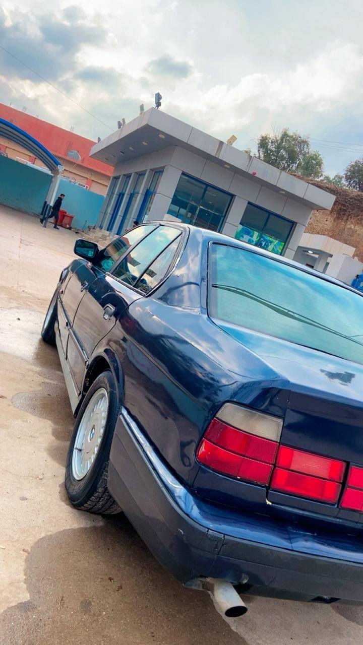 Bmw 520 
مودێل 93
گێر عادی
سەقف موز
کوشن جلد
تەبرید سار و گەرم
سی لاید
       ***********
*********** اكر, نينوى
