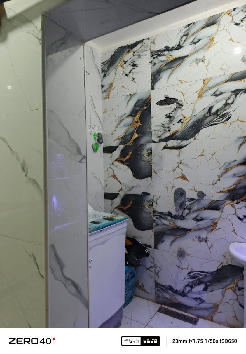 بيت لبيع ١٠٠م طابو صرف حي الفداء شارع ابو لبنان قرب لواقعه ***********
