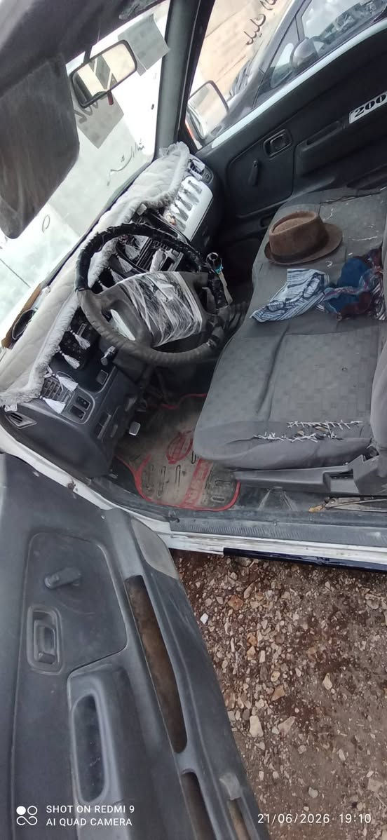 سڵاوی خواتان لێبێت نیسان ٢٠٠٢محەسەن تەبریت پاوەر، گێڕ مەکینە ئەکسل کارەبای تەقەو ڕەقە  برێک بەشەرت، وەڕگەڕاو نیە، لێدراوی خەفیفی هەیە، کامل بۆیاخە بۆجوانی ، گۆڕینەوە دەکەم سعریشی ٧٠و مەجال سێساڵە بەسەر چوە تەحویل خرامە بەشەرت،،*********** السليمانية, العراق

