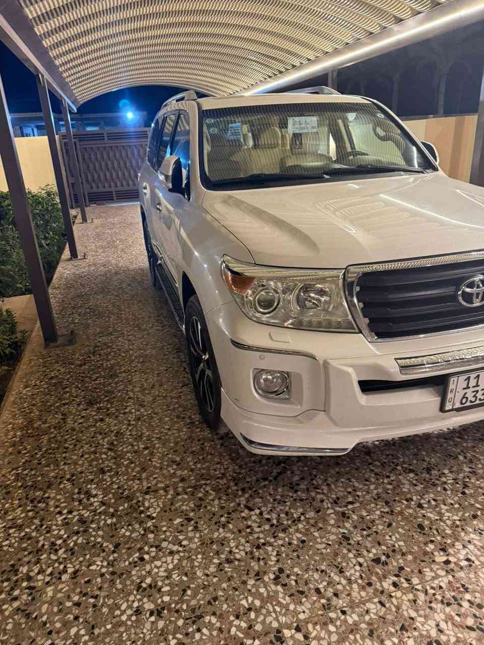 لاندكروز للبيع موديل ٢٠١٢فطيم ماشيه149الف السعر 340وبيهه مجال رقم الهاتف ***********
