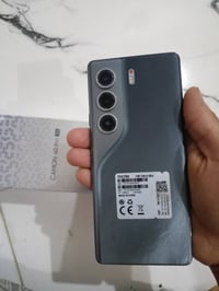 كامون ٤٠ برو 5G • رام ١٢+١٢ • ذاكرة ٢٥٦