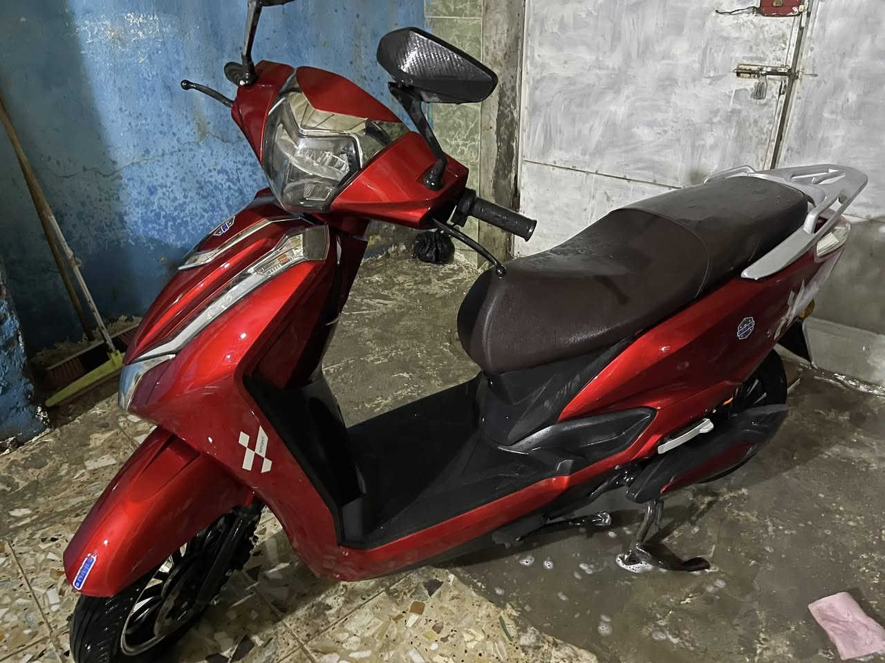 سلام عليكم شباب هوندا ليد دراجه شحن البيع   دراجه عالميه الله شاهد  كلها كامله مكمله كل نقص وعيب مابيها امانت الله  تجي مواصفات عالميه
 
النو ع هوندا ليد 
البطاريات 6 دبل
التحويلا ت1.2.3.4
السرعه110 
تشغيل عن بعد 
جهاز انذار السرقه 
 +قفل بصمه 
بصمات 2
سويجات 2
وصل شراء موجود 
لونها كلش مميز 
كشن سياحي  VIb
دبل اشاره 
نضام ABS
نضام USB
دبل اشاره 
طارات جبلي 
بريكات دسكات دهن 
أطارت جوبلس 
لدات اماميه وخلفيه 
اسطابً لايت 
شاحنه ذات شحن سريع ويقاف ذاتي 
اشاير رباعيه 
سعر 1250
او اروس دراجة اباجي 
اي استفسار واتساب

***********

مكاني بغداد
