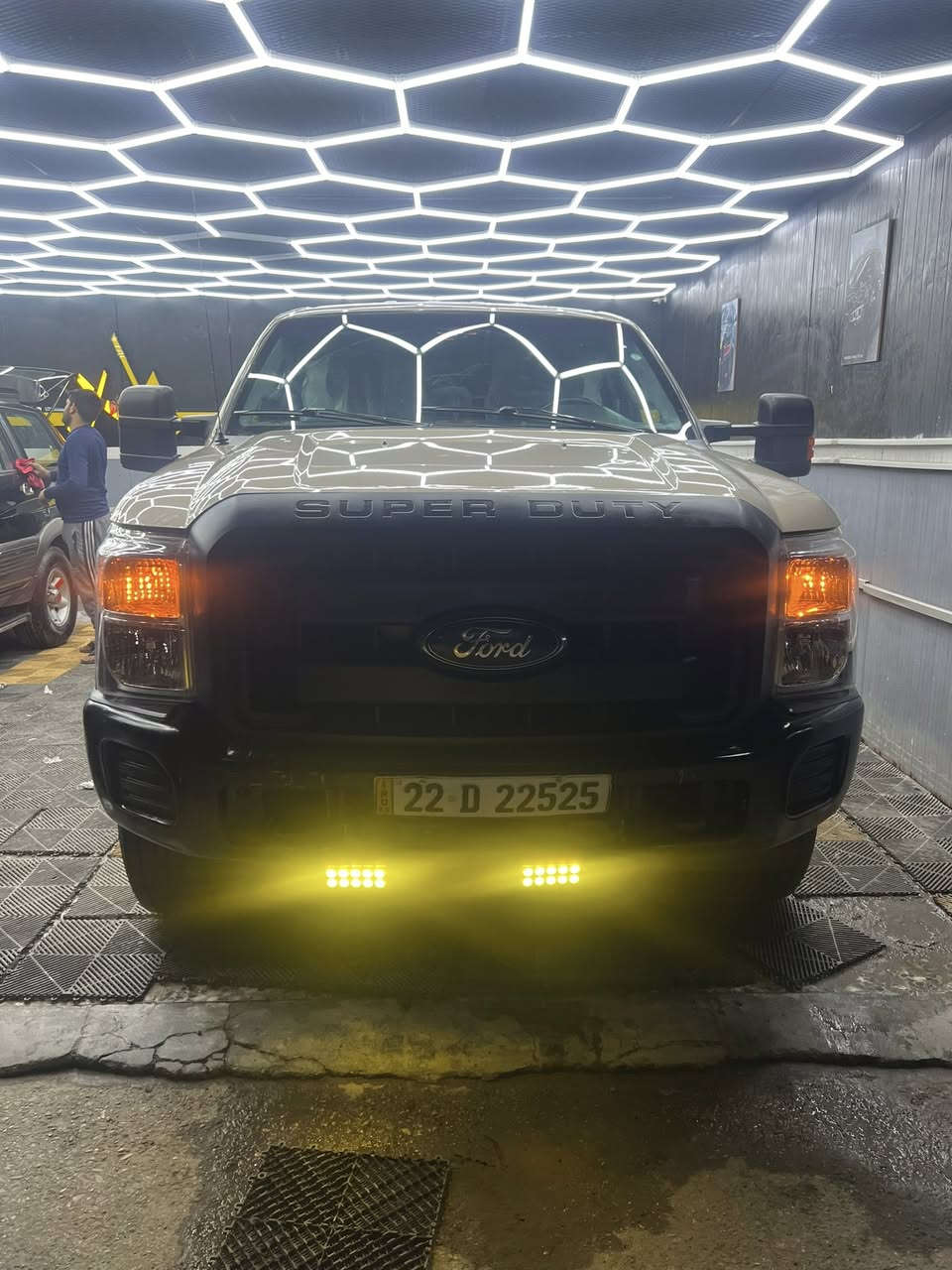 السلام عليكم فورد F350 2012 للبيع محرك بانزين كل نقص مابيها جاهزه من كل النواحي مكان السياره بغداد رقم اربيل بأسمي تحويل ثاني يوم السعر 130 ، للأستفسار/ ***********
