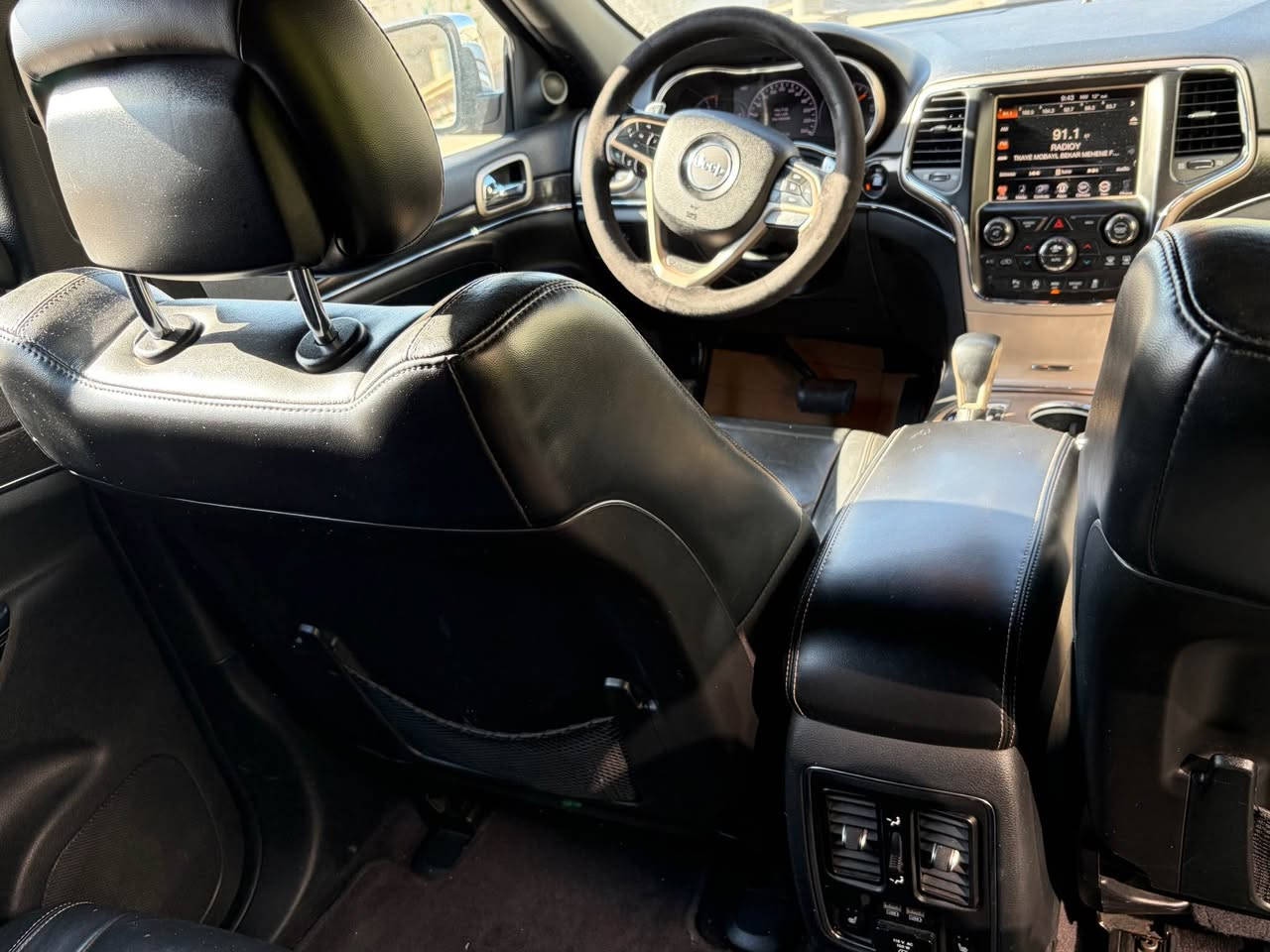 جيب لاريدو موديل ٢٠١٧ فول مواسةفات دبل اكسل سلايد كوشن جلد هيتةر رادار بونيد جاملغ دةرگا سبوغة بي ژووري بي ارباك هةموو بةشةرت گير و مةكينةي بةشةرتة نةكرايتةوة يةك دينار مةسروفي تيدا نيية ١٠٠رويشتوة سعري ٢٢٠$وةرةقة و مةجال شوين هةولير 
***********
Whatsapp أربيل, العراق
