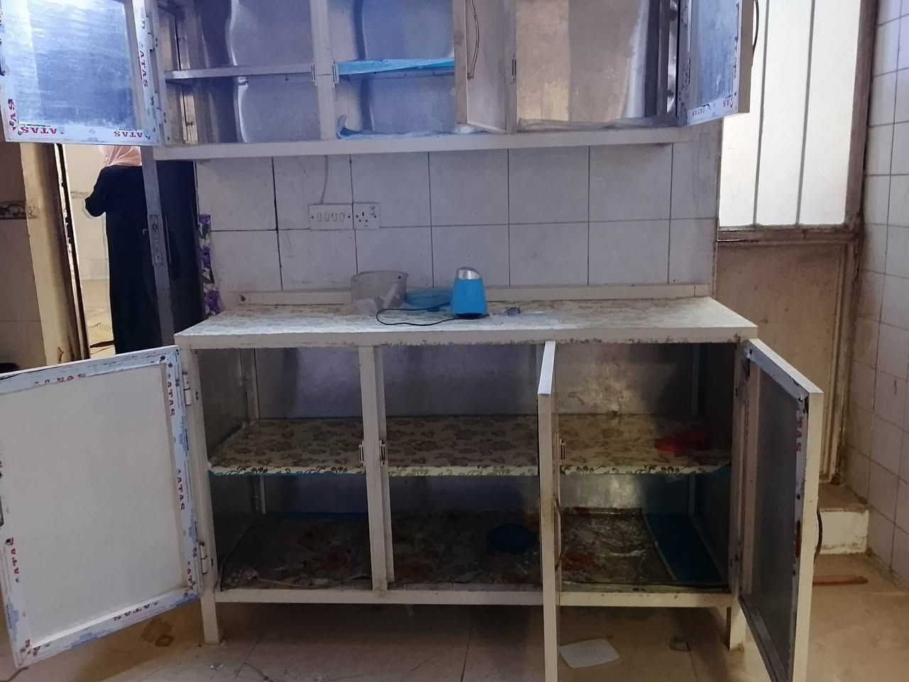 سنك صغير 

وكاونتر قطعتين 

لبيع 

مكان  الكريعات


**إذا كنت صاحب هذا الإعلان وتريد حذفه لأي سبب، رجاءا أرسل رسالة إلى الدعم الفني**