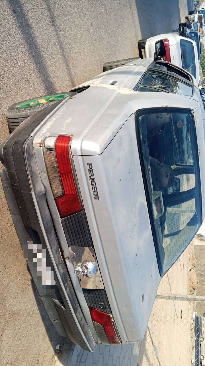 السلام عليكم بيجو روى 2009 جاهزه بيها بخار قليل محور كير واكسن دايو رقم نجف ابيع كوم حديد راعيها ماوصله يسكن نجف كوفه السعر 12 وبيها مجال  نجف مكلف بالنشر *********** هذا رقم راعيها
