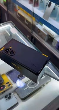جهاز Poco x7 Pro ذاكره 256 جهاز جديد بل باكيت ويا شاحنته الاصليه ولكار...