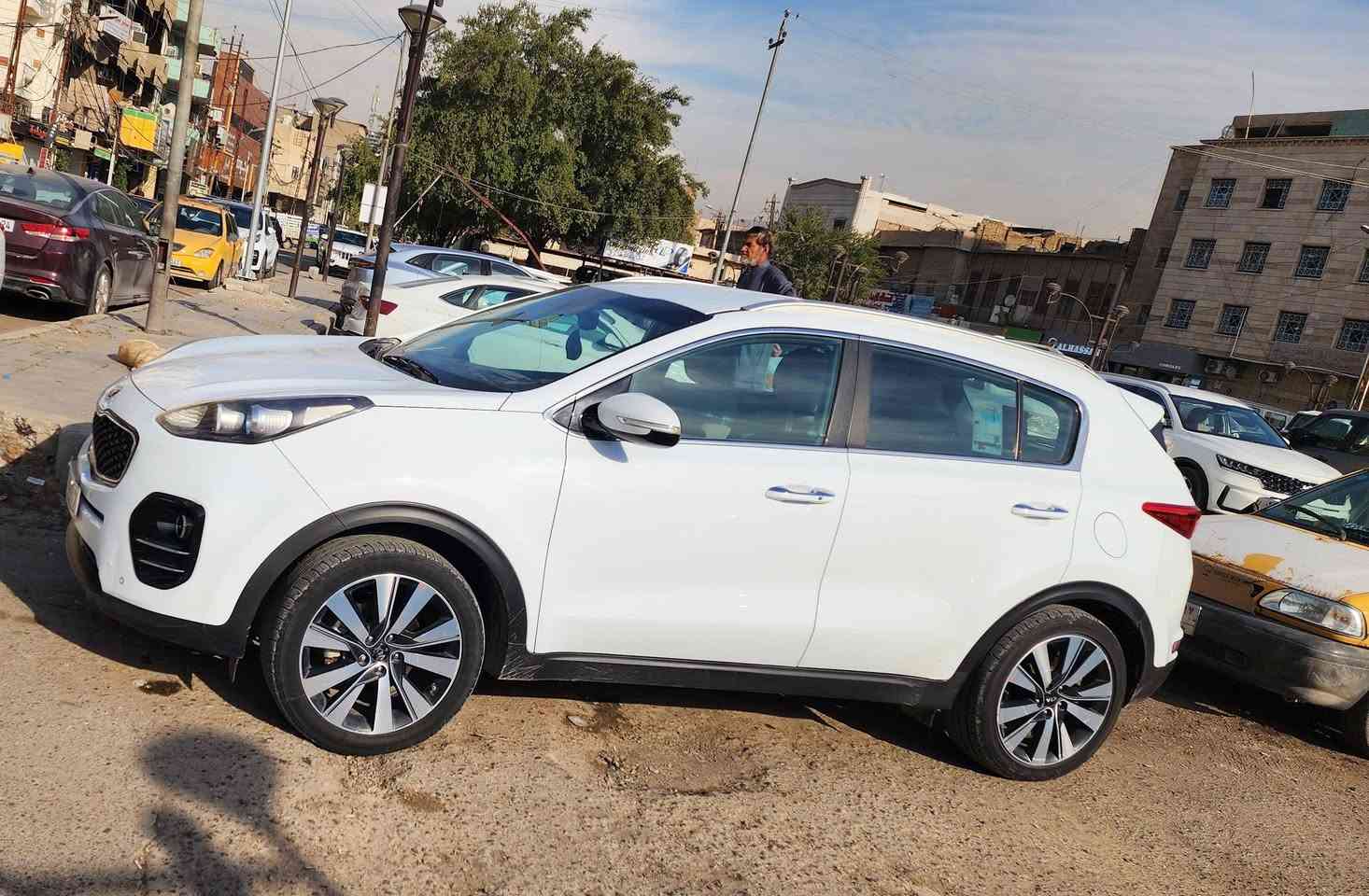 سبورتج خليجي موديل 2017 
المواصفات جي تي لاين عده البنراما 
يعني مواصفات فول الفول 
محرك دوش السياره بأسمي 
السياره كفاله 
السعر 180 مكان السياره بغداد 
***********
***********
