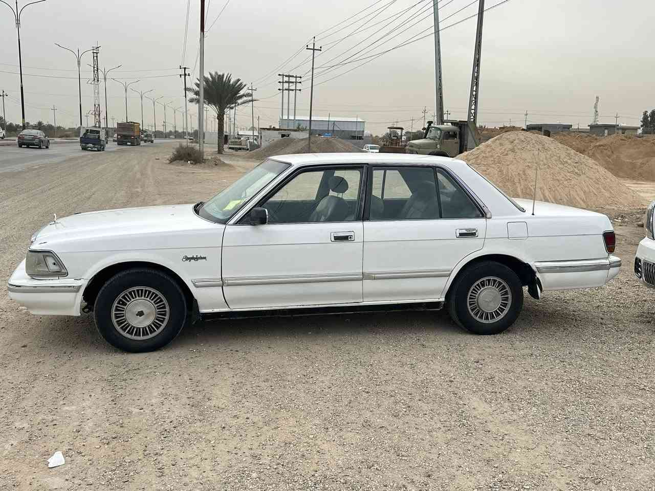 السلام عليكم ورحمة الله وبركاته                           للبيع سيدان 1991
محرك وكير حلوات صدر وكهربائيات جديد  
محرك بلادي 5M تخم تاير جديد مصبوغه عام بدون ضربه مكفوله من كص تحويل مباشر راعيهه بالفلوجه 
السعر 38 وبيهه مجال 
بيهه بطاين اماميه مو حلوات فقط 
العنوان الانبار الفلوجه 
 ***********  للاستفسار اكثر
