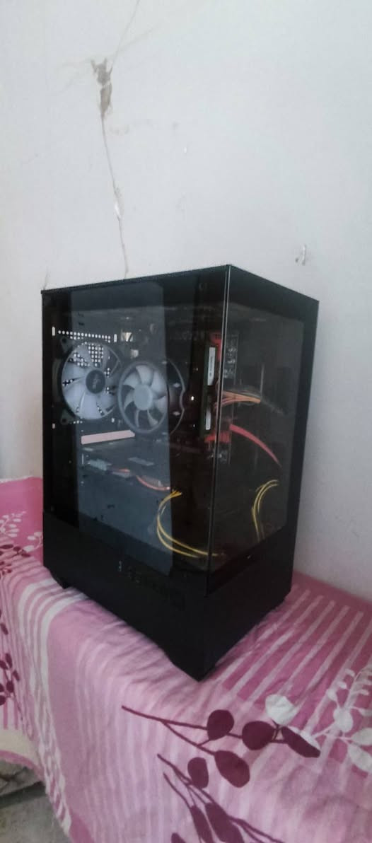 سلام عليكم بيسي للبيع المواصفات:
CPU: Xeon e5-2667 v3.20  
RAM: 16G
GPU: RX580 8G
POWER SUPPLY: 600W
HARD: SSD 500G

 شاشه المواصفات: 1080 60FPS
UPS: 1500VA
ماوس: logitech g102
كيبورد: Victsing PC279A
ماوس باد: 90×40
جوستك: بلي 4
سماعه: logitech G435 بيضاء 

السعر: 500 وبي مجال


**إذا كنت صاحب هذا الإعلان وتريد حذفه لأي سبب، رجاءا أرسل رسالة إلى الدعم الفني**