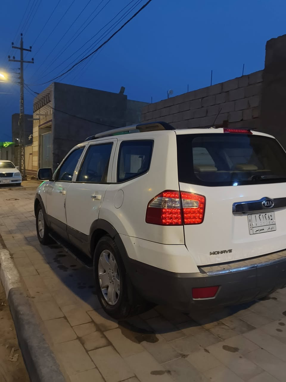 السلام عليكم كيا مهافي للبيع سياره مكلوبه ومصلحه سياره خليجي بصمه فول هيه سياره نضيفه السياره بسمي إريد اداوره كبل للبيع سعر 110 مكان بصره قرنه رقم هاتف ***********
