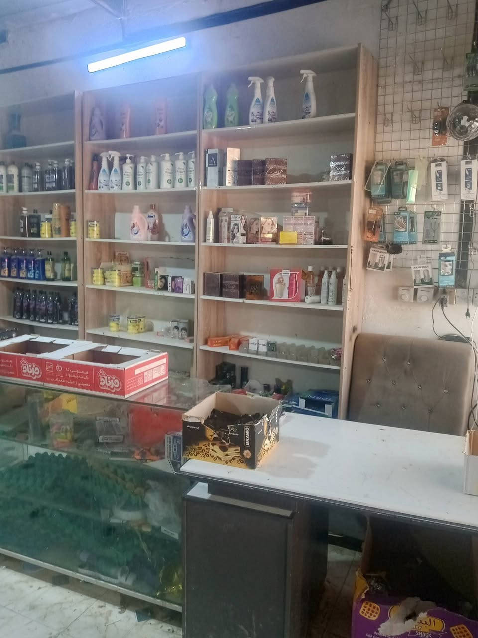 اسواق للبيع محل ايجار عل مشروع خلف مطعم جواد ***********
