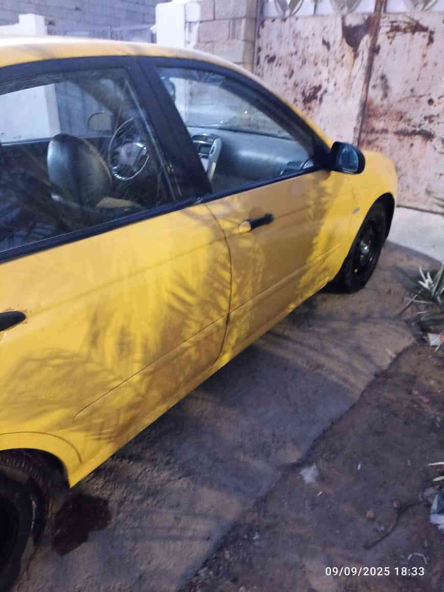 كيا سبكترا ٢٠٠٩ السياره كلش حلوه او مبيهة ضربه ابد بس خشم الجامرلغ الامامي حك اربع اصابع او ما مفتوح بيهة ولا باب 
مكينه ٢٠٠
منضومه غاز بيهة 
شاشه السياره 
كامره خلفيه
تبريد شغال 
تايرات جداد شديتهم 
باتري جديد 
السعر ٧٣ 
رقم الهاتف ***********
