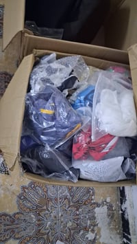 ٣ كراتين شلعة • ملابس • قطع حلوة