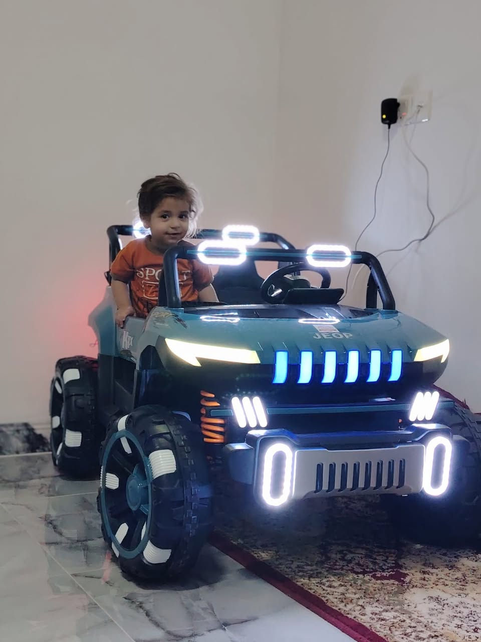 السلام عليكم سياره للبيع مستعمل شي قليل السعر200بيهامجال ***********
