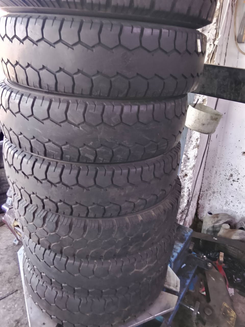 12خلفي حمل بي عالي وبي ناصي كميه محدوده سعر الزوج 45الف قفل معه الشد صناعه كلا كوري نضافه فول موقع المحل شعب شارع اسواق المركزيه قرب كليه الامام الكاضم خدمات ايليا 
***********
***********
