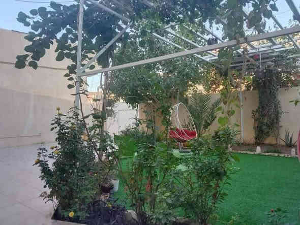 🏠مكتب بهزاد للعقار 
دار للبيع في خانقين - خلف الملعب 

نوع عقار : طابو صرف 
المساحة :300 م 

—————————-
تفاصيل دار 

بيت طابقين 

——————————-
طابق الاول 
غرفة نوم 🛌 
هول
استقبال
مطبخ 
صحيات 

—————————
طابق ثاني 
غرفتين نوم 🛌 
صالة
مطبخ
صحيات 
————————-
البيت فول كاشي و سقف ثانوي 
السعر 155

للاستفسار : ***********
