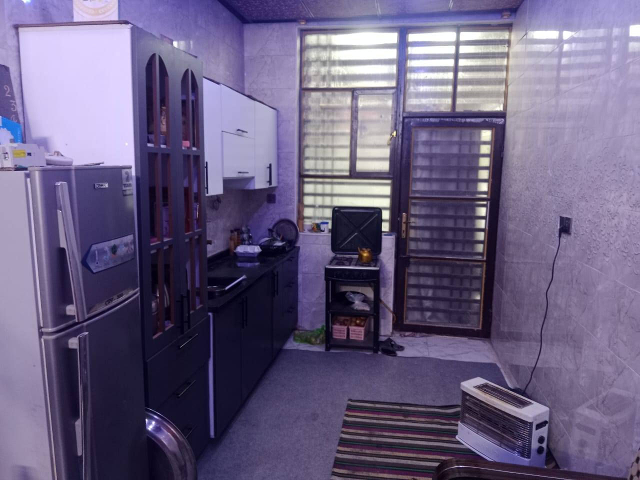 بيت لبيع مساحه 100متر  اب حي ميسان شارع الزوار السعر 40او بيه مجال لل استفسار ***********. ***********
