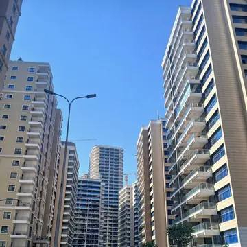 #مجمع_بوابة_العراق_السكني 
شقة للبيع مجمع بوابة العراق السكني المساحه 198
🔘 مساحات وطوابق متنوعة غرف نوم عدد 3
اطلالة ساحرة 
اسعار مناسبة جداً 
📲 للاستفسار والتفاصيل 
***********
✦ نستقبل جميع العروض البيع والإيجار في كافة مجمعات بغداد السكنية. 
🔷  الانستغرام:

https://www.instagram.com/bawabat_baghdad?igsh=dG5pODAxczdiNG14

🔷 تيك توك 

https://www.tiktok.com/@bawabtbaghdad?_r=1&_t=ZS-94aa79FIfUi

#بوابة_بغداد_للسويق_العقاري
#اعرض_عقارك_ودع_لنا_التسوق
