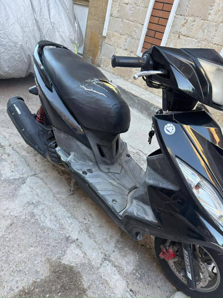 سلام عليكم جيتي أر للبيع الداجه نضيفه مصار هواي منزلهامن الرمبه بيها بس كسر بل بجم السعر 850بيها مجال بسيط 
للاتصال ***********
