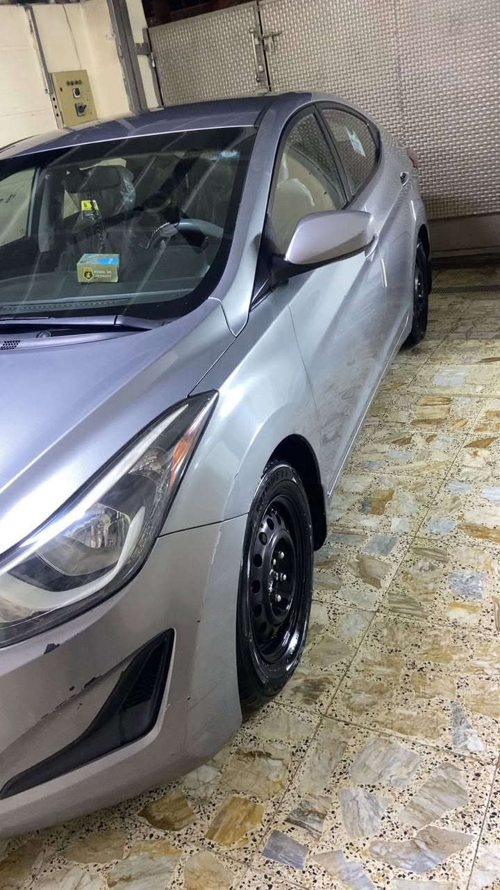 النترا موديل 16مكان السياره بغداد سياره كير ومكينه وصدر تخم تاير سياره كلش نضيفه سعرها 120وبيها مجال رقم الهاتف ***********
