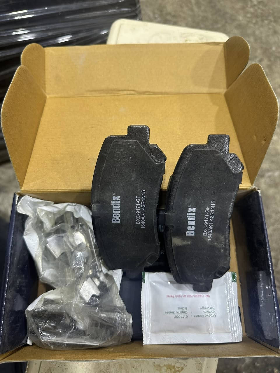 ياللة سلام عليكم تم وصول 
دبلات امامي خلفي سي 200 /2015/2017 
دسكات امامي خلفي /2015/2017 
بك لايت ثابت + متحرك 
كيجات موس + تحكمات 
محركات + كيرات 
كبسولة ايرباك دركه 
العنوان بغداد ساحت الطيران ثاني فرع يسارآ داخل كراج المسعودي 
متوفر توصيل جميع المحافظات 
*********** / عبداللة جمال
