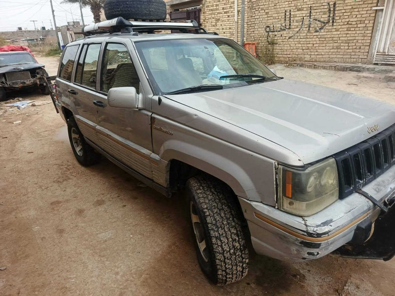 جيب شيروكي
موديل ٩٤ 
رقم بغداد مشروع وطني تحويل مباشر حداديه جديده هوزن أمامي بلادي 2ويل اكسل ياباني كهربائيات شغاله تايرات جديد 
***********
***********
غير متواجد على الفيس
