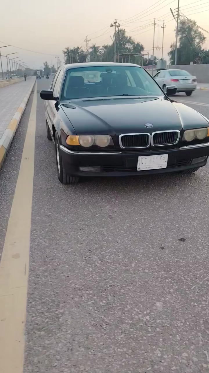 أّلََّسلَأّمَ عٌلَّيِّكم
للبيع خفاش بيئم حجم ٧٣٠ الون اسود 
سياره فول نظيفة و مرتبه رقم بغداد  موديل ١٩٩٥ 
مصبوغه عام للجماليه 
مكان السياره في العماره 
_ كير او مكينه جديده مكينه بلاد (٨  ) سلندر 
دواخل نضيف
تحكم بل مقعد شغال
كيج حماوه شغال
تخم تاير جديد حدادية جديدة 
باتري جديد
كيلو متر شغال
كل شي شغال سياره جديده سيارة شرط المداور  راعية قاضي محكمة العمارة 
اي ستفسار موجود خاص رقمي ضاهر على المنشور 
السعر 85 او بيهه مجال***********
