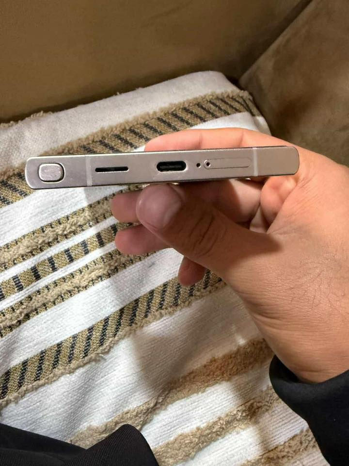 السلام عليكم s24الترا
مساحه 256. السعر 1.000.000وبي مجال للشراي 
دبل سيم كارت 
بعده بل ضمان نضافه100‎%‎

بغداد مدينة الصدر ***********
