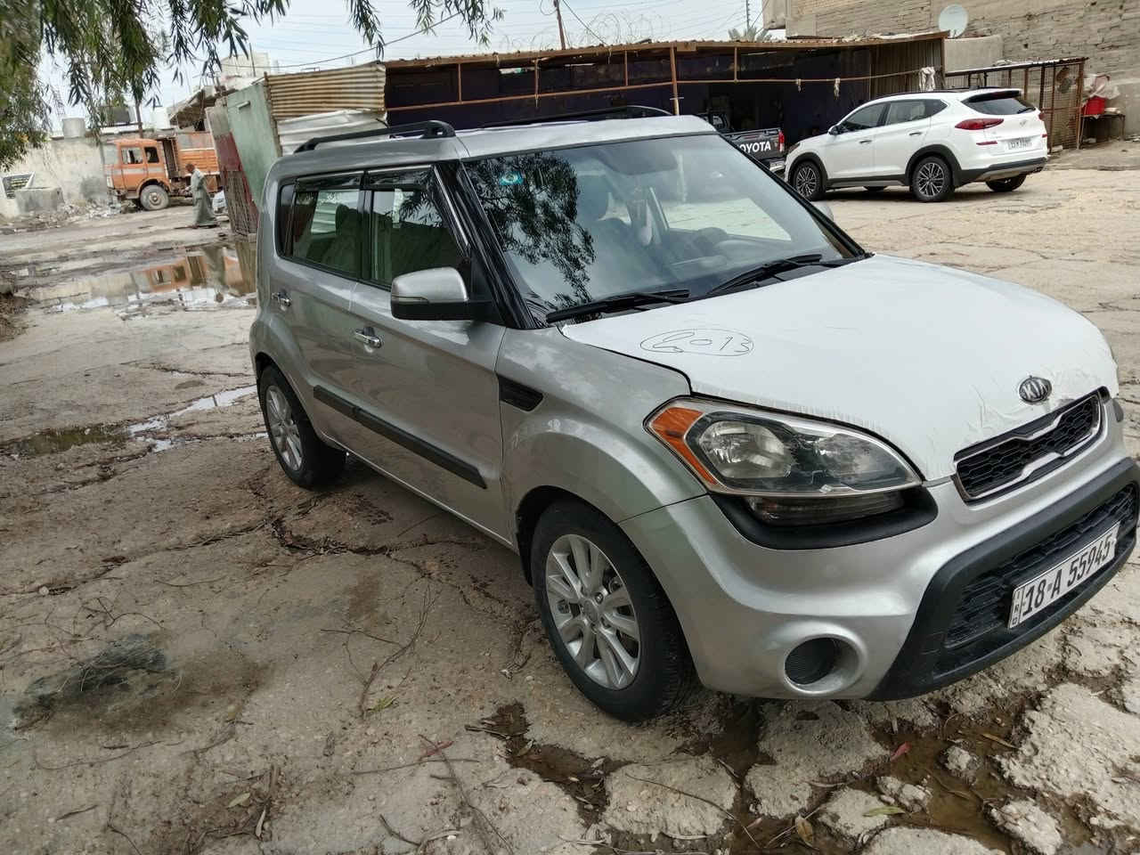 السلام عليكم للبيع كيا صول موديل 2013 سياره جاهزة كير مكينه تبريد حداديه كله جاهزة سنويه جديده اوهزه جديده بيه صبغ مكانات بسيطة مكينه 2000 دوش مكانه حله الاتصال ***********
