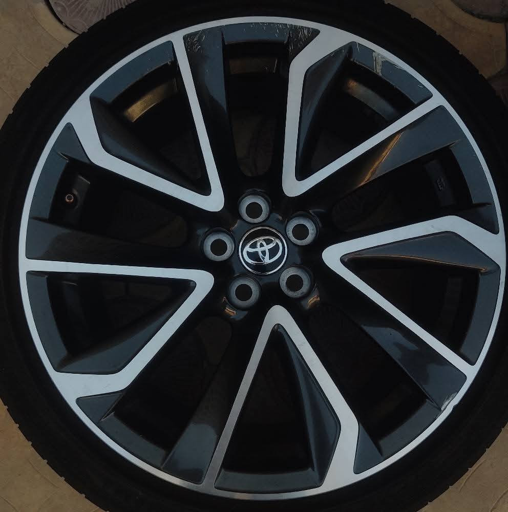 السلام عليكم 
يتوفر ويل كب كورولا 
الشكل الجديد
اصلي مال فول 
 حجم 18 
40 /225
 طقم تاير جديد 
السعر 500الف
المكان نجف 

 للاستفسار ***********
