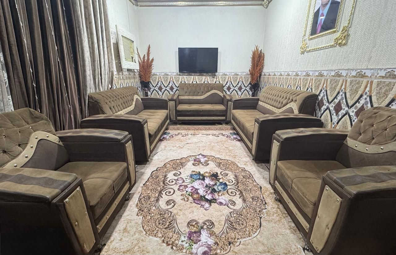 قنفات نضافا 100/80  سعرهم 200 بيهم مجال قليل مكان بصره الحكيميه رقم الهاتف ***********
