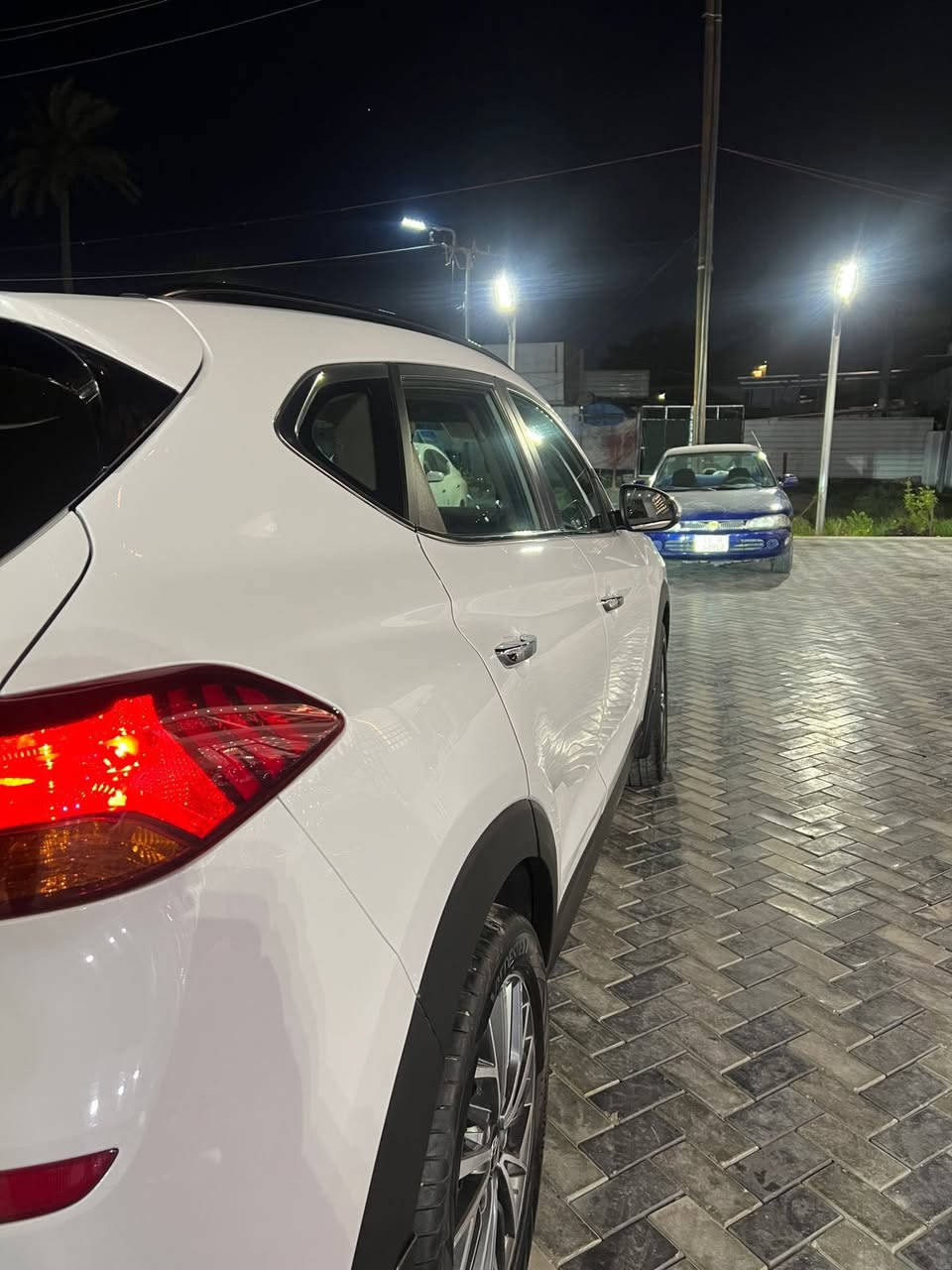 توسان خليجي موديل 2019 فول بنورما اعلى مواصفات مكفولة كفاله عامه ماشيه 125 كيلو
كير مكينه كله مكفول 
بغداد العطيفية 
***********
