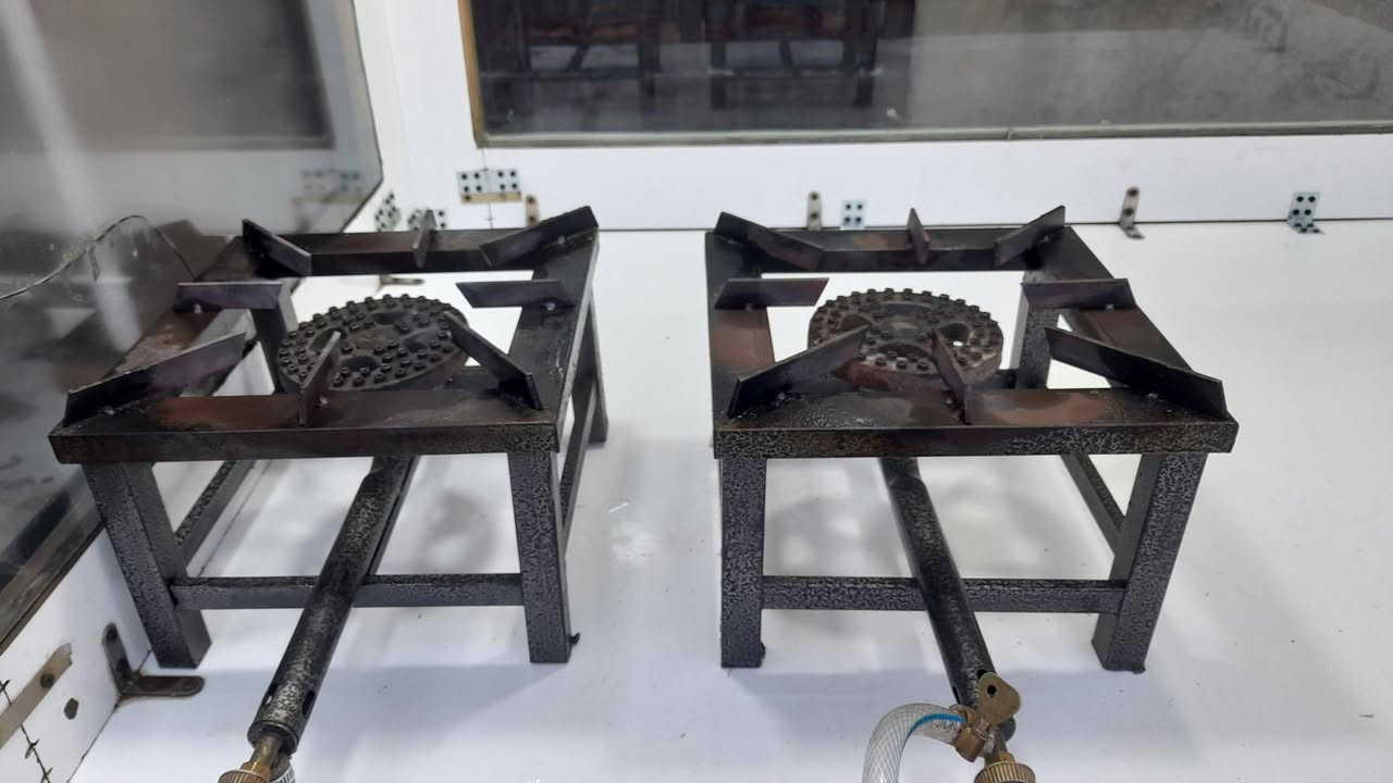 سلام عليكم 
عربانة نضيفة  متحركة  جام خانة  مال لفات 
وترهم لبلبي وغيرها من مشاريع تحتوي على مضلة شمسية كبيرة و طباخات بريمز اثنين 
اللبيع سعر ٣٥٠ الف وبية مجال بسيط 
مكاني فيلق
***********
