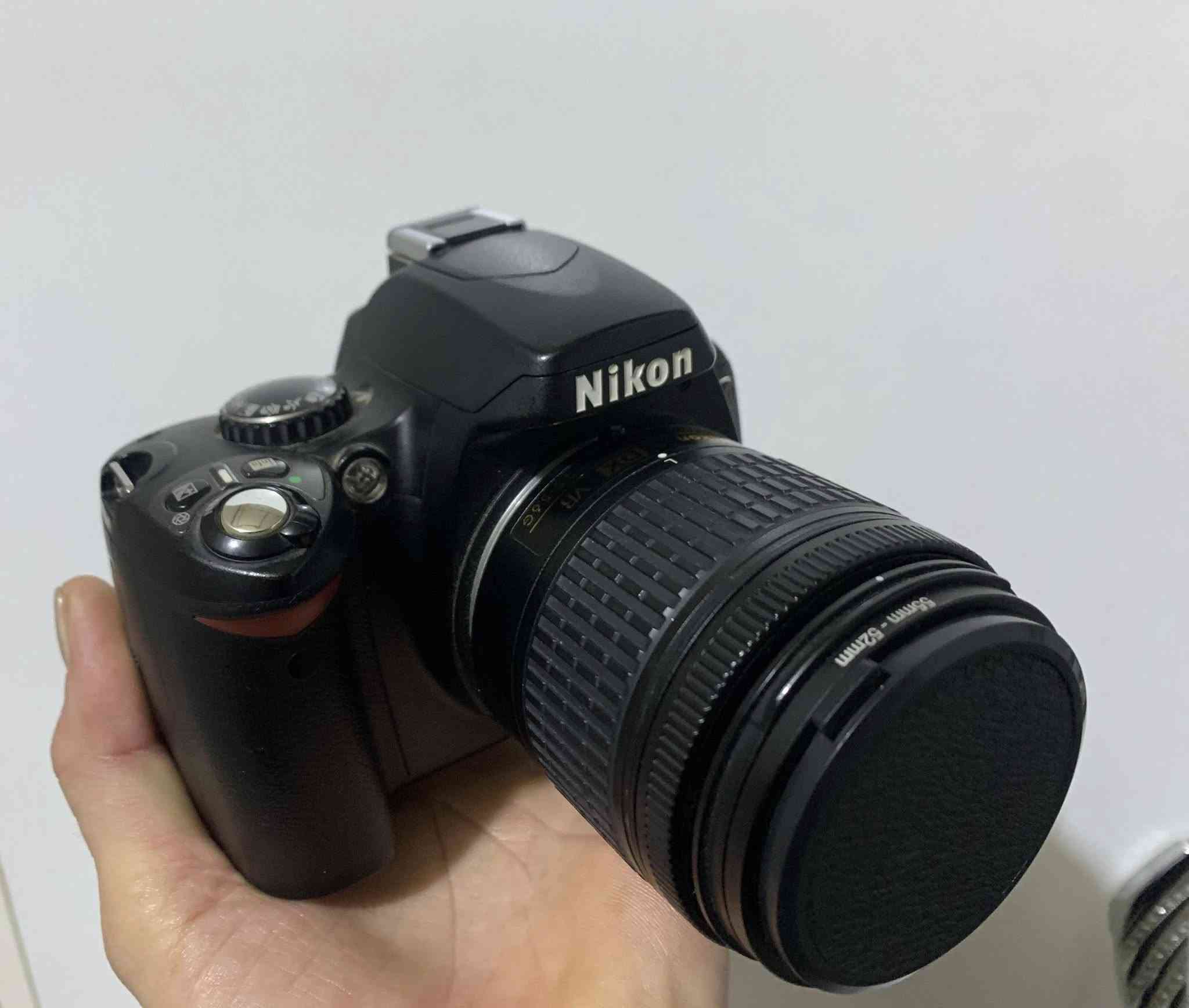 نیکۆن دی ٤٠ 
 لێنزی ١٨-٥٥ ی لەگەڵ دایە بە ڵام مانوێڵە لێنزەکە ئۆتۆ فۆکسی نای کات 
 شەحن و پاتری خۆی لەگەلدایە و نرخی هەرزان  
١٠٠ هەزار گەیاندن هەیە


**إذا كنت صاحب هذا الإعلان وتريد حذفه لأي سبب، رجاءا أرسل رسالة إلى الدعم الفني**