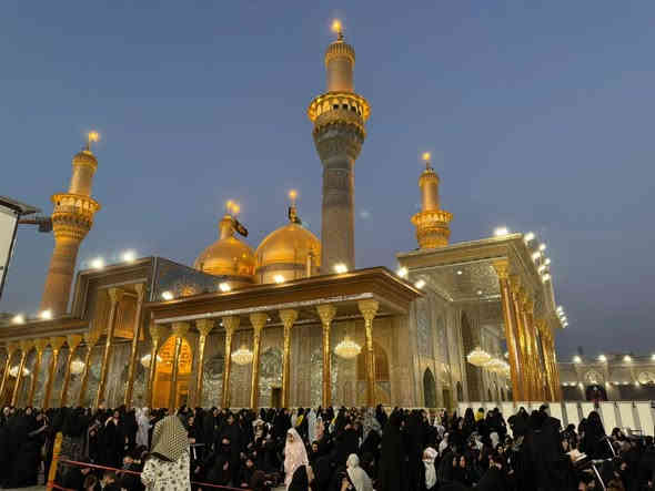 اللهم صل على محمد وال محمد 
تعلن حمله الزهراء للزيارات
،،،،،،،،،،،،،،،،،،،،،،،،،،،،،،،،،،،،،،،،
يوم الاربعاء
زيارة إلى الامام الكاظم
الانطلاق ساعة  3  ونص
ظهرا
سعر النفر 2.5  الف
،،،،،،،،،،،،،،،،،،،،،،،،،،،،،،،،،،،،،،،،

يوم الخميس

الرحلة الاولى

زيارة إلى كربلاء المقدسة 
 الانطلاق ساعة  , 3ظهرا
سعر النفر , 5  الاف مرجع

،،،،،،،،،،،،،،،،،،،،،،،،،،،،،،،،،،،،،، 
     
الرحله الثانيه
زيارة إلى كربلاء المقدسة
الانطلاق ساعة 6 ونص ليلا
والعودة  ساعة 12 ونص  ليلا
سعر النفر , 5  الاف

،،،،،،،،،،،،،،،،،،،،،،،،،،،،،،،،،،،،،، 
يوم الجمعه

زيارة إلى النجف الأشرف  + الكوفه
 الانطلاق ساعة ,6 صباحا والعوده ساعة 2 ظهرا
سعر النفر 10  الاف
،،،،،،،،،،،،،،،،،،،،،،،،،،،،،،،،،،،،،،،،
يوم السبت
زيارة إلى سامراء + سيد محمد
الانطلاق ساعة 6 صباحا
سعر النفر 8  الاف

يرجى الانتباه إلى أوقات الزيارات

 للإستفسار والحجز من خلال الصفحة📲 او : على الأرقام      

***********       ابو محمد
***********
