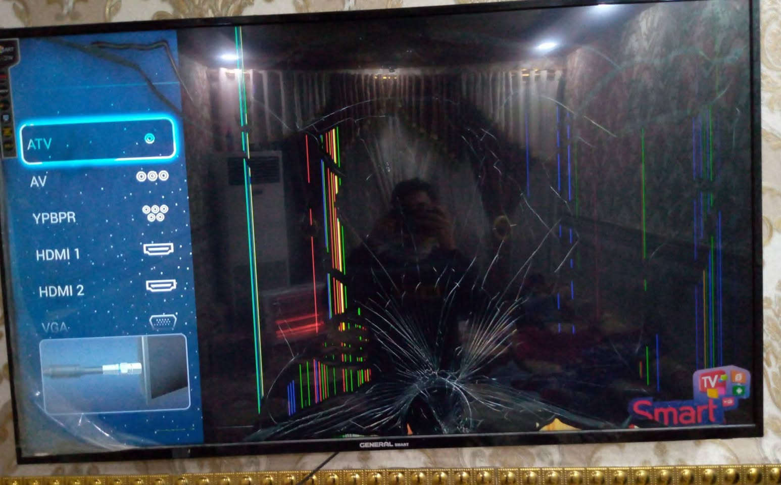 السلام عليكم
شاشة حجم 55 نوع جنرال سمارت بيه انترنيت وبيه خلل موجود بالصورة.. 
قيم السعر واخذ


**إذا كنت صاحب هذا الإعلان وتريد حذفه لأي سبب، رجاءا أرسل رسالة إلى الدعم الفني**