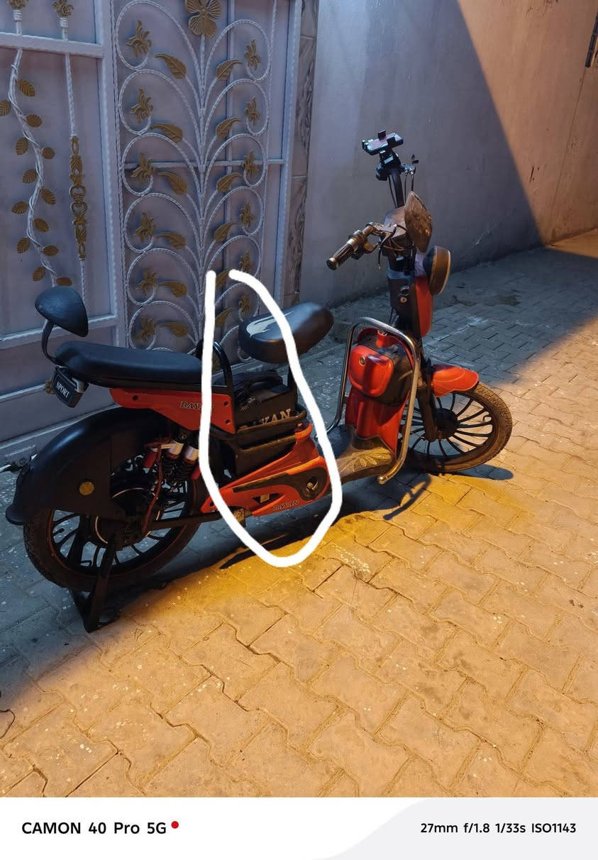 باسكل شحن ابيعك البطاريات ١٠٠ بل ١٠٠ كله شغال 
فقط الباسكل طك الشاصي لحمته وطك يمشيك عادي بس هادل سعره ١٥٠ مكاني نجف‏‪***********‬‏
