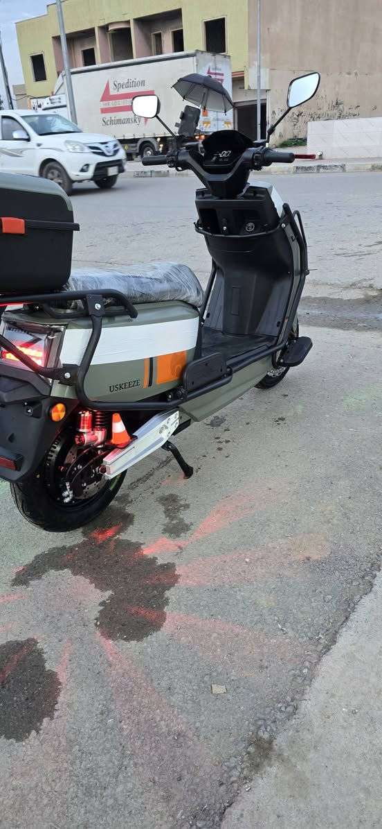 متطور شحن للبيع ملف 3800 وبطاريات 6 مسطره بيه سويت وكرت وبصمه شاشه الكترونيه نضيف جدا السعر 1100 مليون وميه الف وبيه مجال ***********
