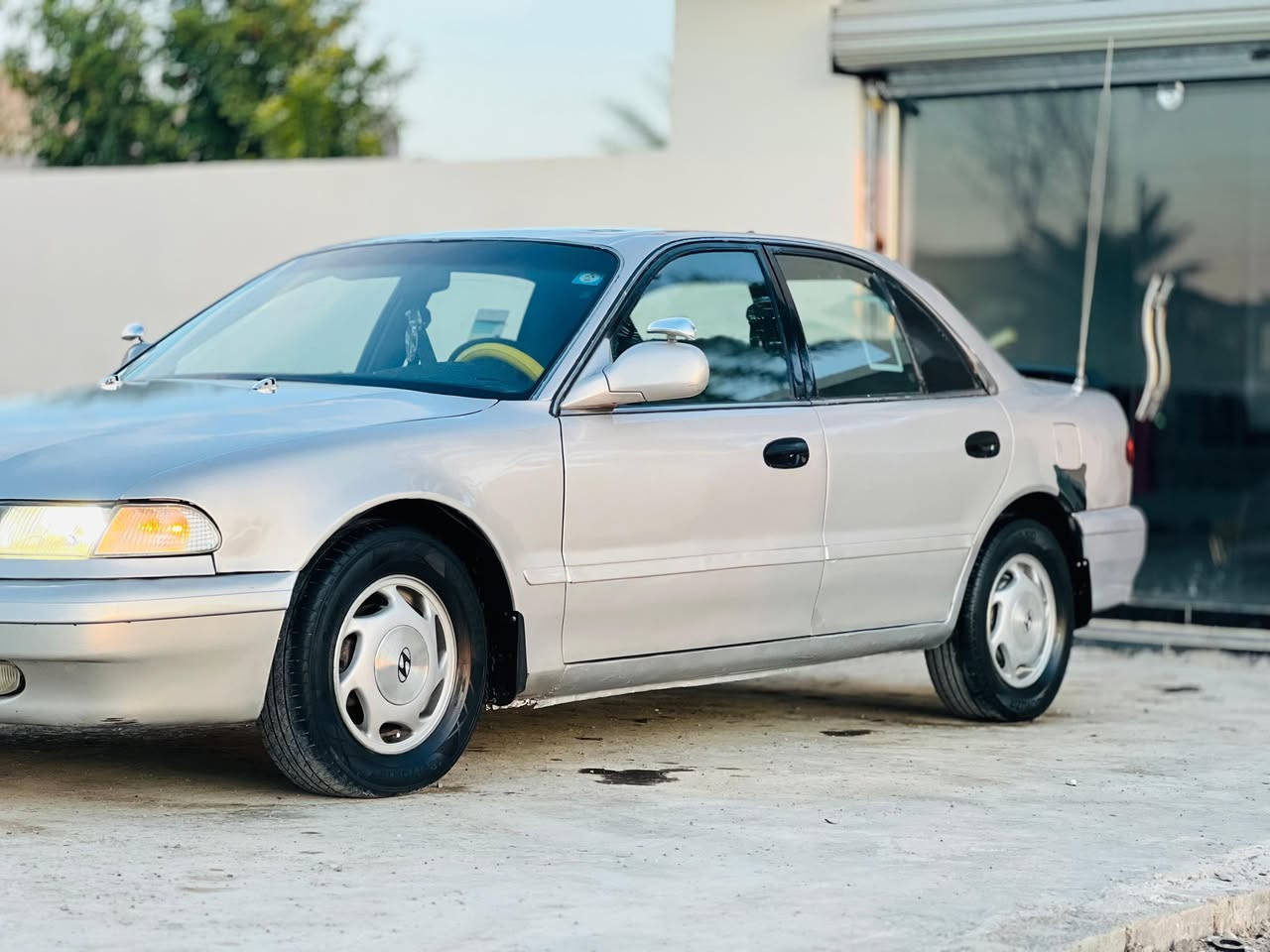 السلام عليكم شباب. وينة اليدور نضيف هذا النضيف بشرط الكفالة من التاير. ل التاير. سوناتا تو 1993. رقم بغداد انكليزي بسمي شخصيآ شرط التحويل هزة جديدة ورقم جديد وسنوية 2030. 
كير اوتو محرك مفتوح 2000. محرك +. كير. حاوية ب الشرط 
صدر أمامي خلفي ب الكارتون ولا طسة ولا خرخشة 
كهربائيات بوضع الشركة من الطول ل الطول   كلة شغال. وبلادي 
 تخم تاير. جديد. + ويل كب. بلادي.  
سنتر لوك ريموند 
شاشة أندرويد اصلي. + سستم سماعات + كاميرا 
كشنات+ ارضية جلد تفصال 
منضومة زنون اصلي عالي ناصي 
اربع جام شغال. تبريد ثلج وية السويج 
صبغ. عام بدون ضربة قواعد دبل شركة. 
كيجات كلة شغال. 
 مكاني ديالى سراجق 
السعر 53 وبي مجال قليل 
***********
