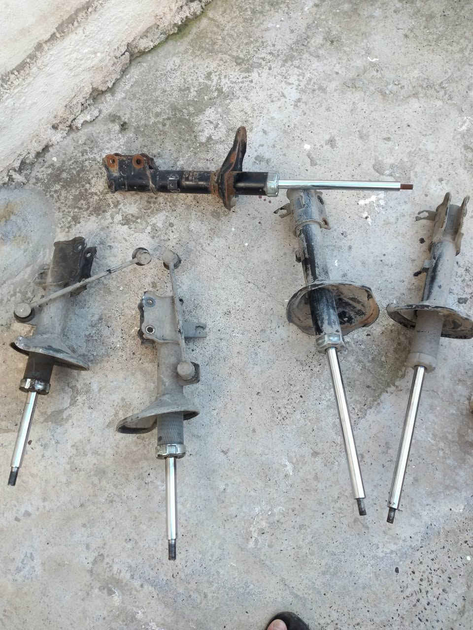 السلام عليكم طخم دبلات مال سيكي مال كصه تعال شوفو بعينك يعجبك مبارك عليك ما يعجبك براحتك حبيبي الغالي السعر ٤٠الف شرط مال سياراتي بدلتهم طخم السعر ٤٠الف المكان حي الكرامة ***********
